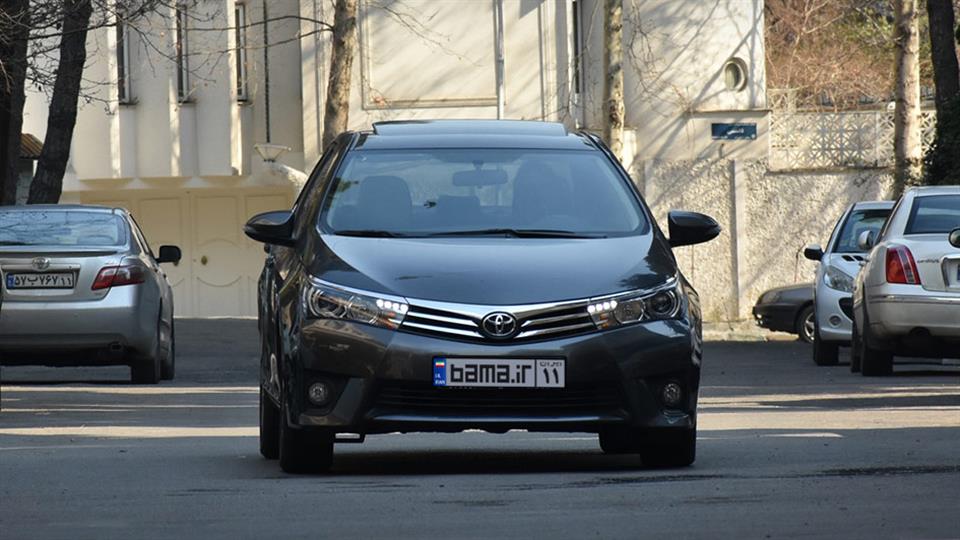 نمای جلو تویوتا کرولا